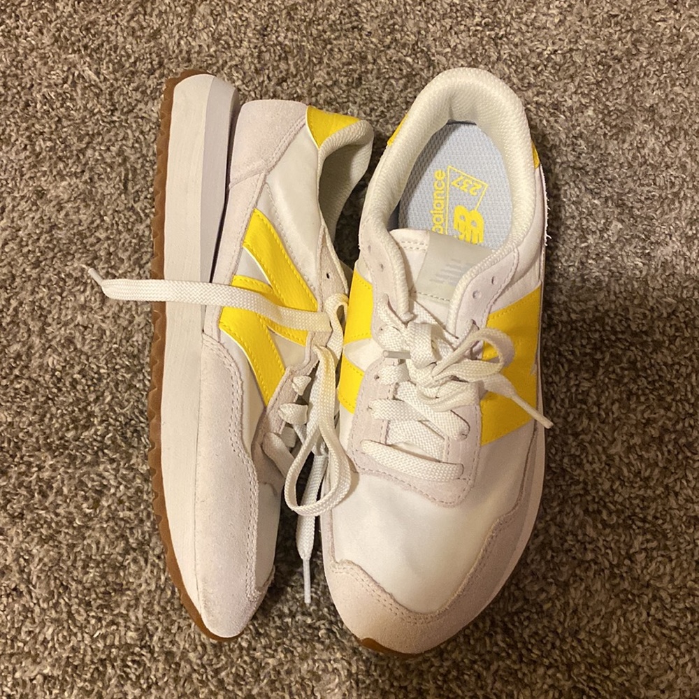 NEW BALANCE 237 ONLY WORN ONCE